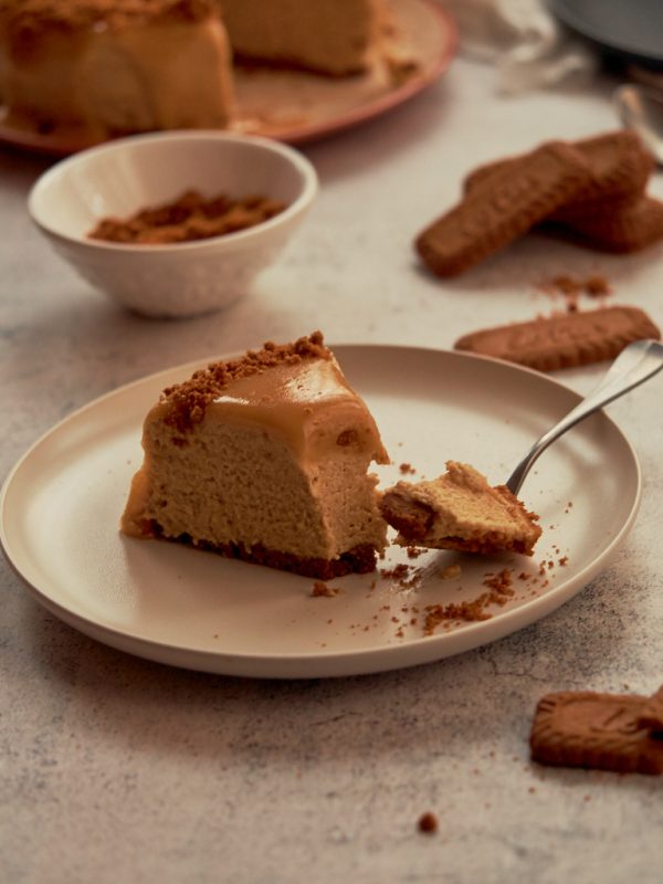 Biscoff-cheesecake (VL, a=soy) 12-15 person round cake 55€. Pickup from Osku Rusko 7.11. before 13:00.