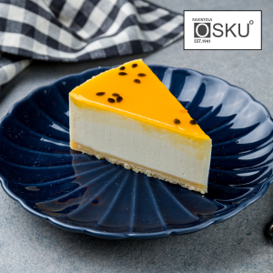 Mango-passion cheesecake (L) Round cake for 12-15 people. Orders by 12:00 on Thursday, March 26th, pick up from the restaurant on Thursday, April 2nd between 10:00 and 13:00.